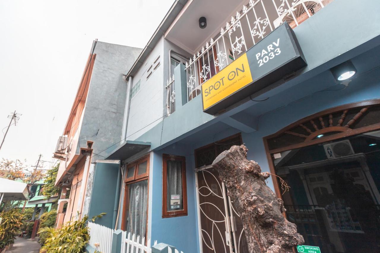 Spot On 2033 Kayumanis Homestay Syariah Yakarta Exterior foto
