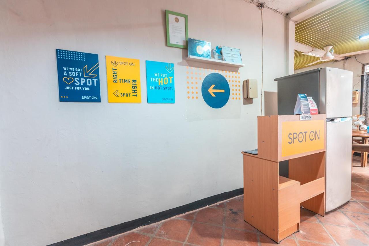 Spot On 2033 Kayumanis Homestay Syariah Yakarta Exterior foto